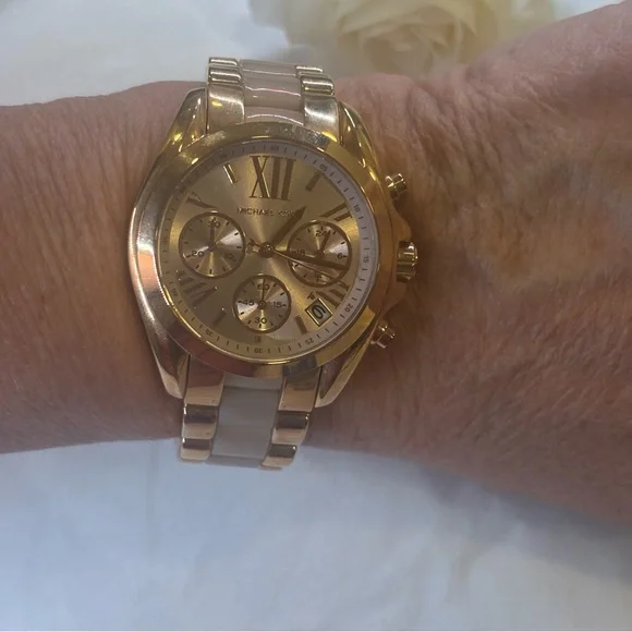 Michael Kors Bradshaw Mini Chronograph Ladies Rose Gold Tone Watch, model MK6066 - Picture 6 of 10